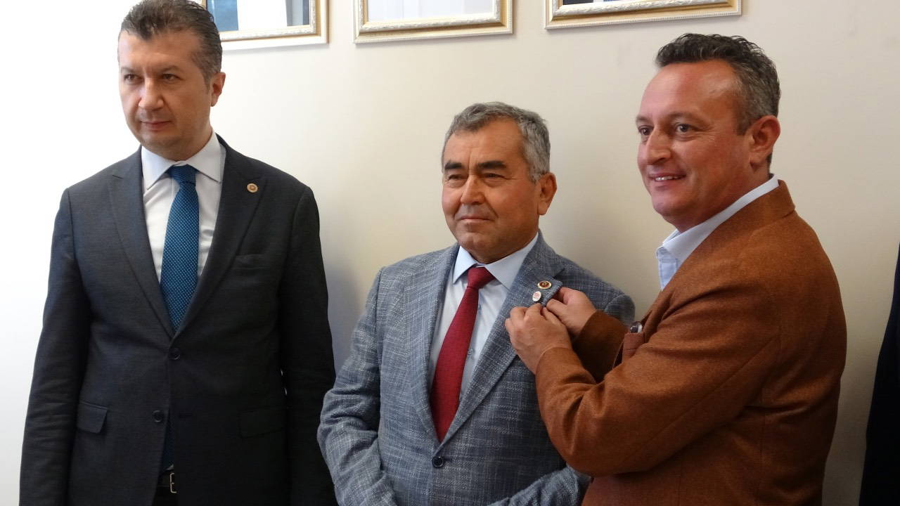 Burdur'da CHP'den İstifa: Başkan ve 5 Üye YENİ Parti'ye Geçti