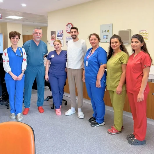 Burdur'da 6 Saatlik Operasyonla 13 Santimetrelik Kitle Çıkarıldı