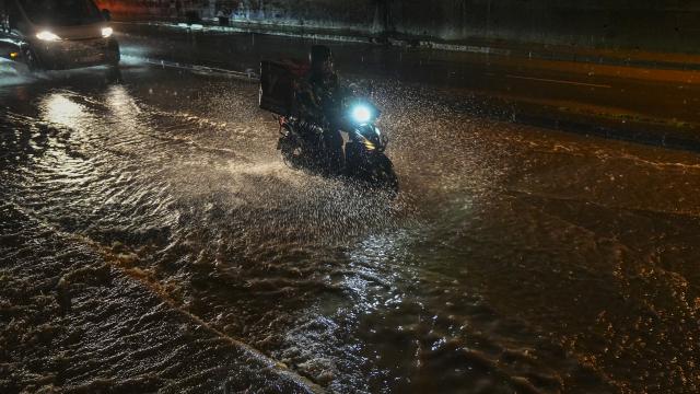 Burdur'da Sağanak Nedeniyle Motosiklet ve Skuterlere Geçici Yasak