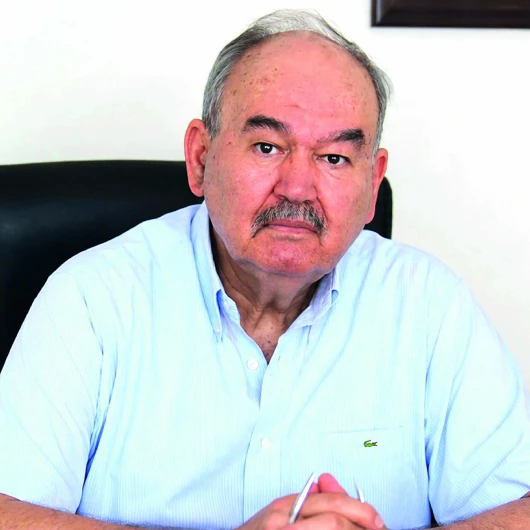 Eski İzmir Büyükşehir Belediye Başkanı Burhan Özfatura hayatını kaybetti