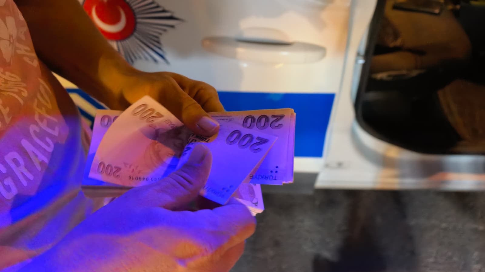 Bursa'da Dürüstlük Örneği: Yasin Akduman 30 Bin TL'yi Polise Teslim Etti