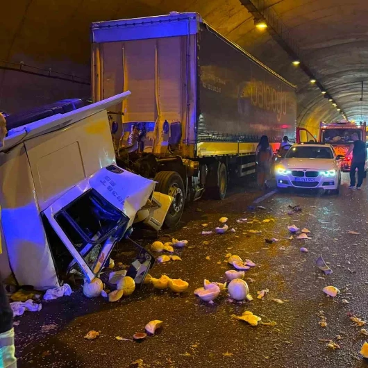 Bursa'da TIR Kupası Dorseden Ayrıldı: Sürücü Ağır Yaralı