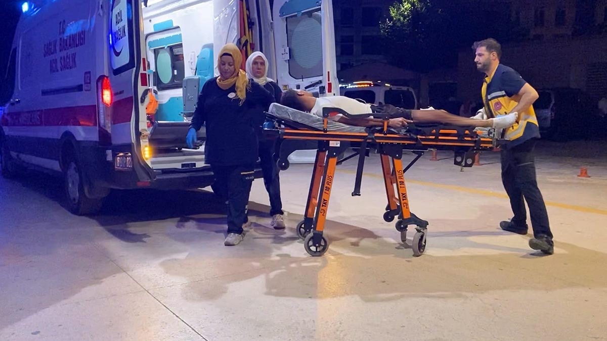 Bursa'da Tüfekli Saldırı: 19 Yaşındaki Genç Yaralandı