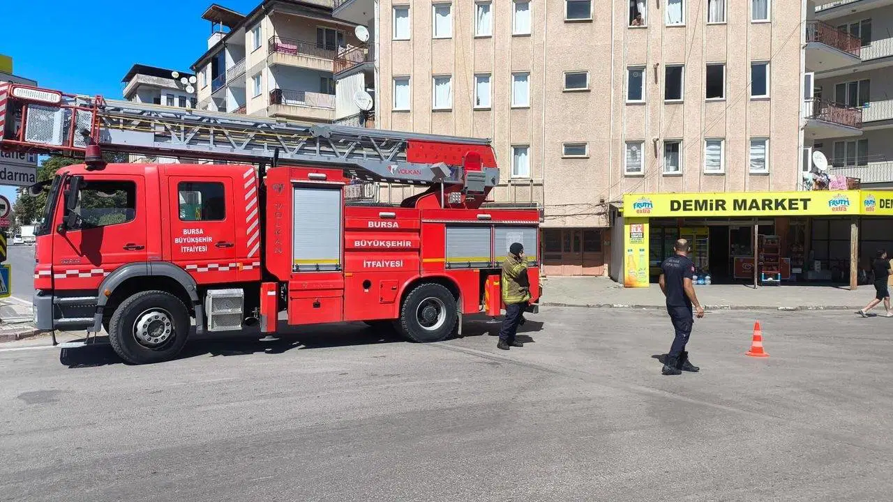 Bursa'da doğalgaz paniği: Apartman boşaltıldı