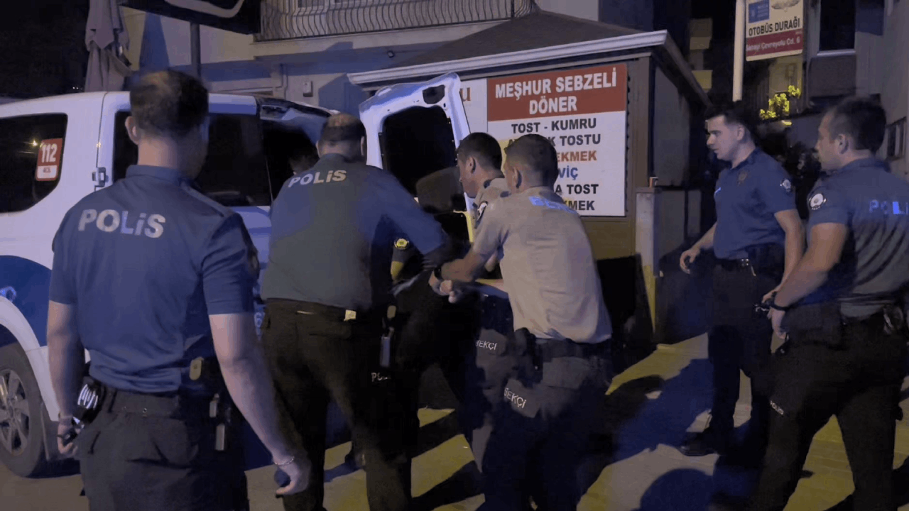 Bursa'da Eşine ve Polislere Saldıran Şüpheli Biber Gazıyla Yakalandı