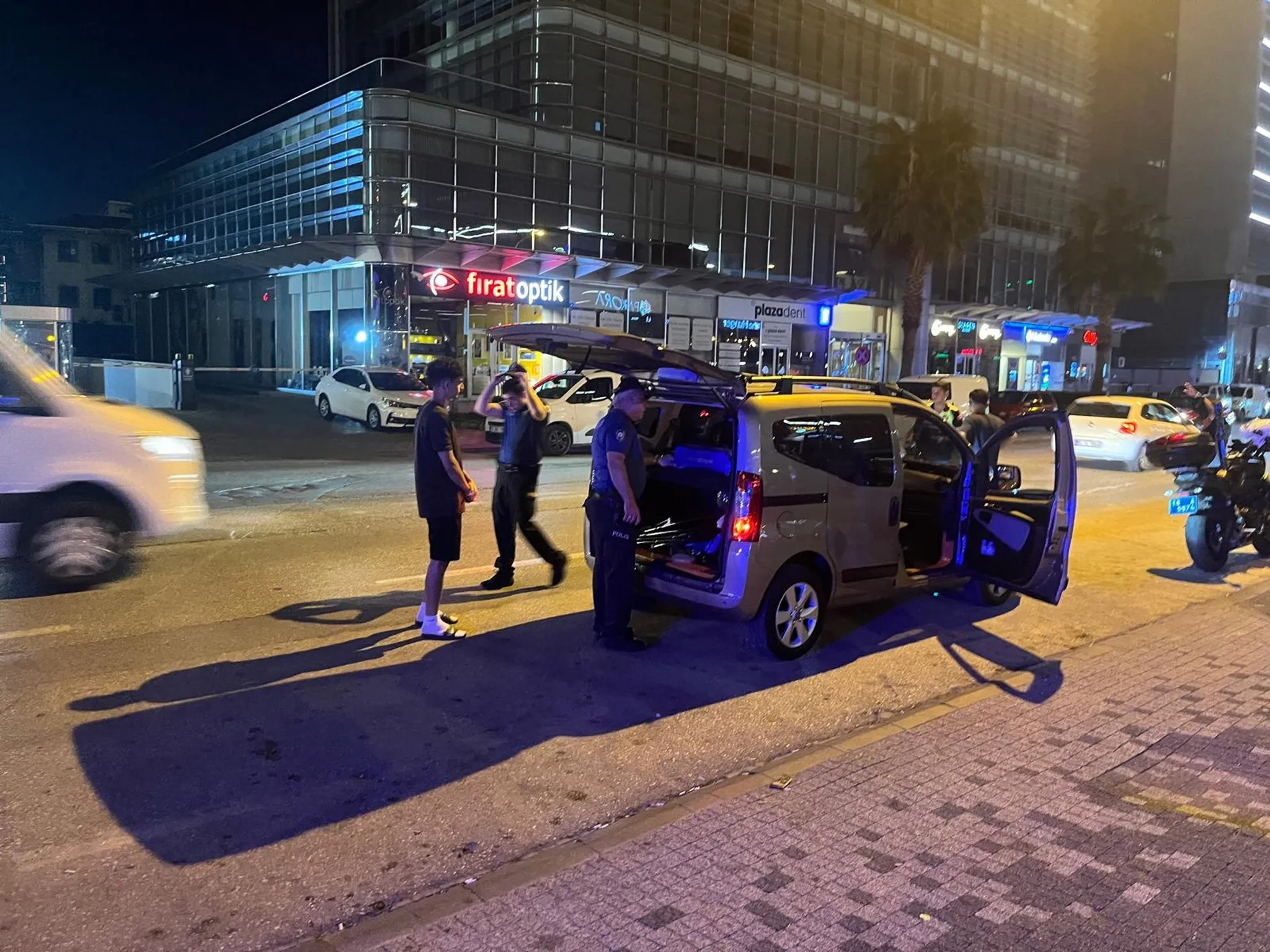 Bursa'da Huzur Operasyonu: 21 Aranan Şahıs Yakalandı