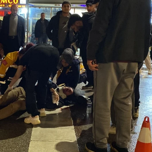 Bursa İnegöl'de Motosiklet Yayaya Çarptı: İki Yaralı
