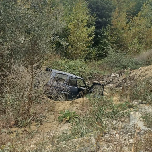 Bursa İnegöl'de otomobil şarampole uçtu: 2 yaralı