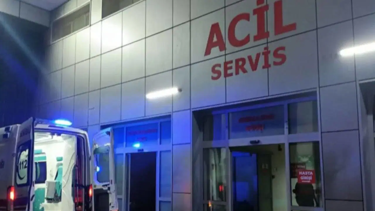 Bursa İnegöl'de Otomobil ve Halk Otobüsü Çarpıştı: 3 Yaralı
