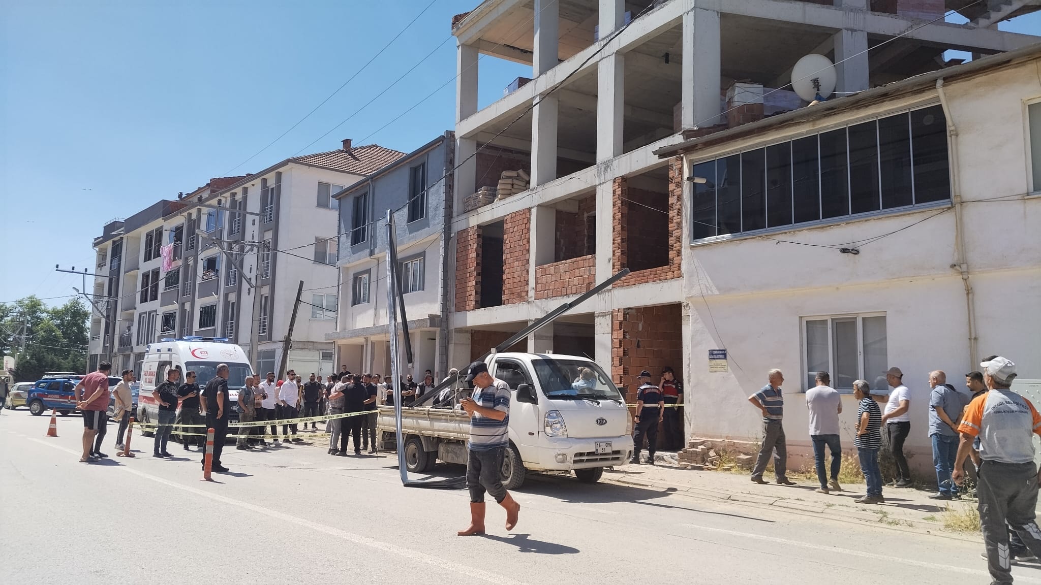 Bursa'da iş cinayeti: Elektrik akımına kapılan işçi 12 metreden düşerek öldü