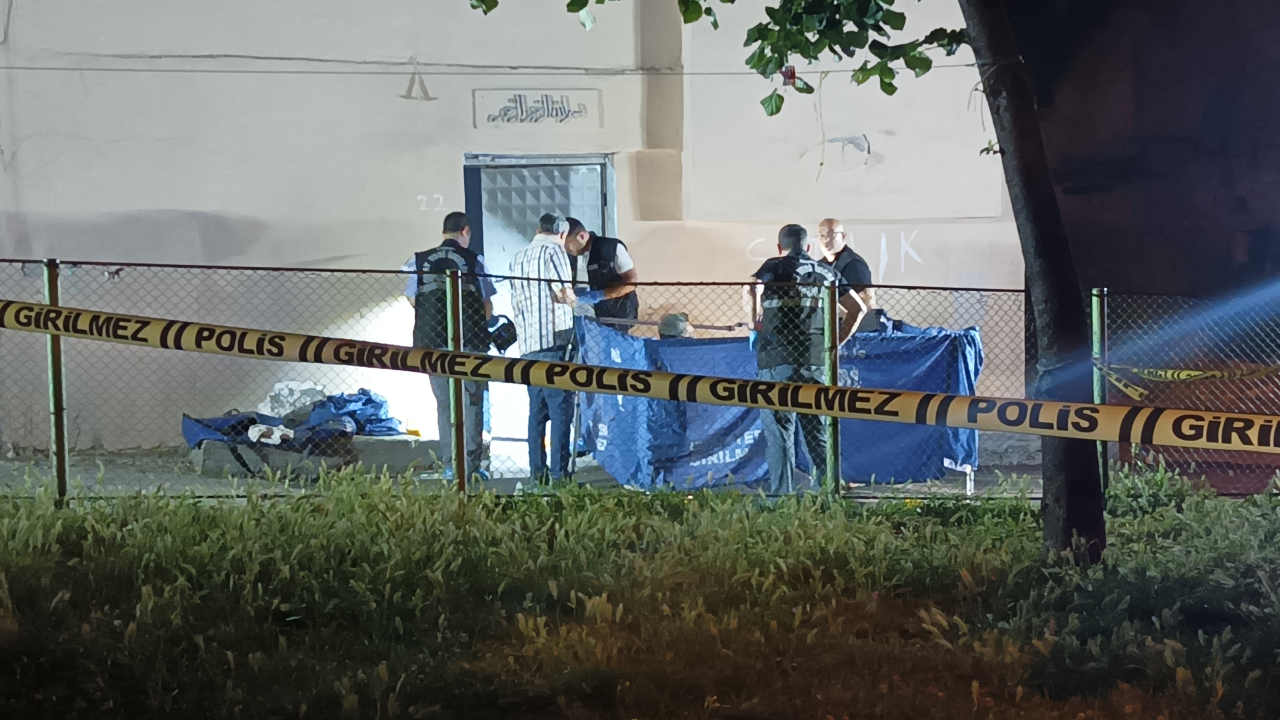 Bursa'da kapıyı kırıp çifti başlarından vurdu: 2 ölü