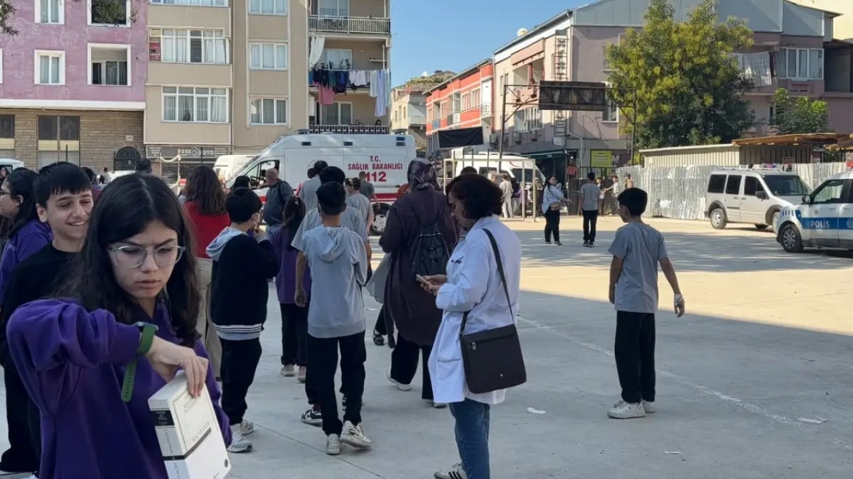 Bursa'da ortaokul öğrencileri peş peşe hastaneye kaldırıldı