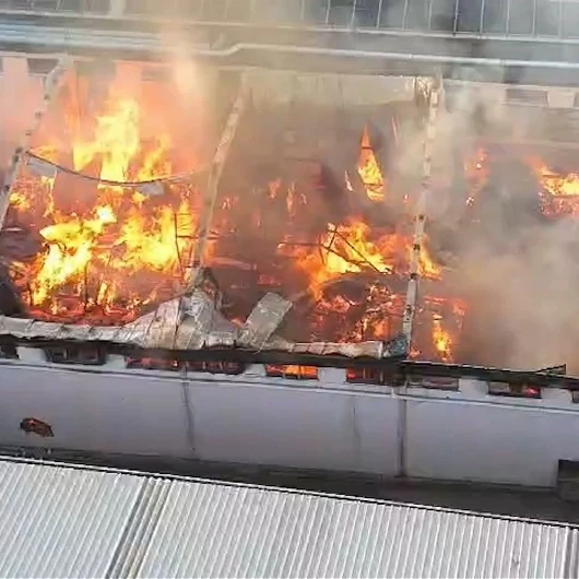 Bursa'da Mobilya Fabrikasında Dev Yangın: 20 Araç Sevk Edildi