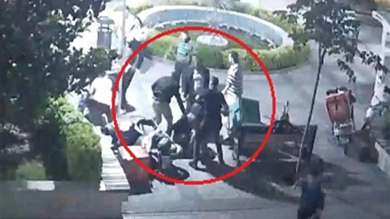Bursa'da motokuryeler ile işletmeciler arasındaki kavgada yaralılar var, 10 şüpheli serbest