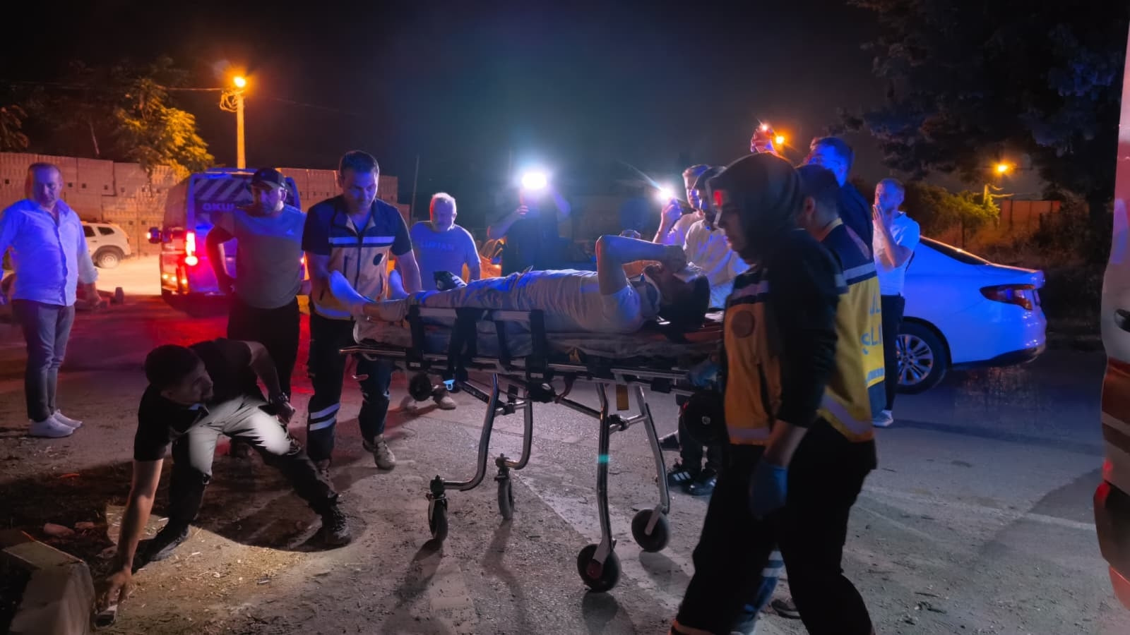 Bursa'da Motosiklet Trafik Levhasına Çarptı: 1 Yaralı