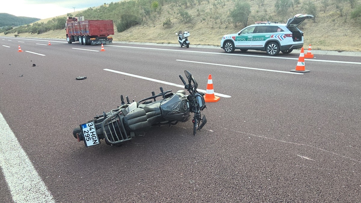 Bursa Orhangazi'de Motosiklet Faciası: 27 Yaşındaki Sürücü Hayatını Kaybetti