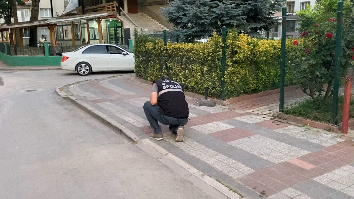 Bursa'da Sokak Ortasında Silahlı Saldırı: 1 Yaralı