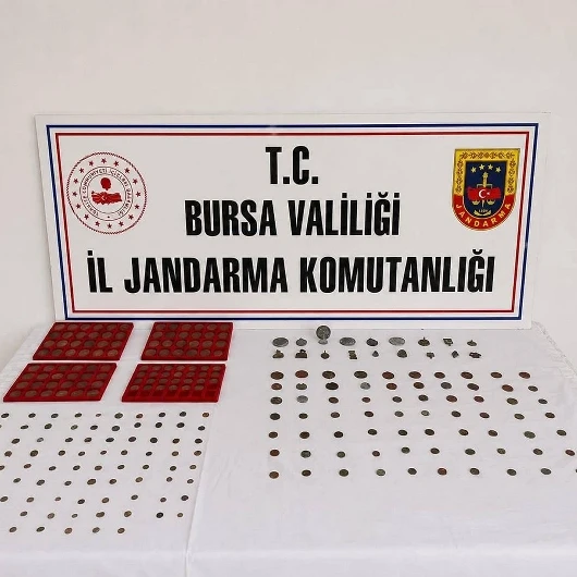 Bursa'da tarihi eser operasyonu: Yüzlerce sikke ele geçirildi
