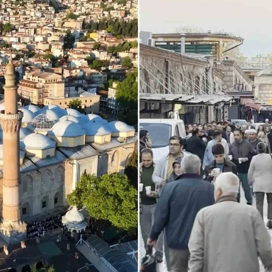 Bursa Ulu Camii'de Sabah Namazı Yoğunluğu Trafiği Kilitledi