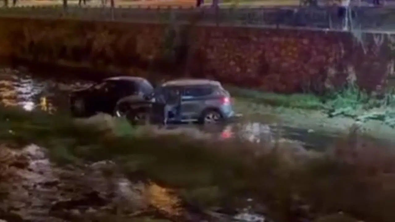 Bursa'da Zincirleme Kaza: Makas Atan Otomobil Dereye Uçtu, 6 Yaralı