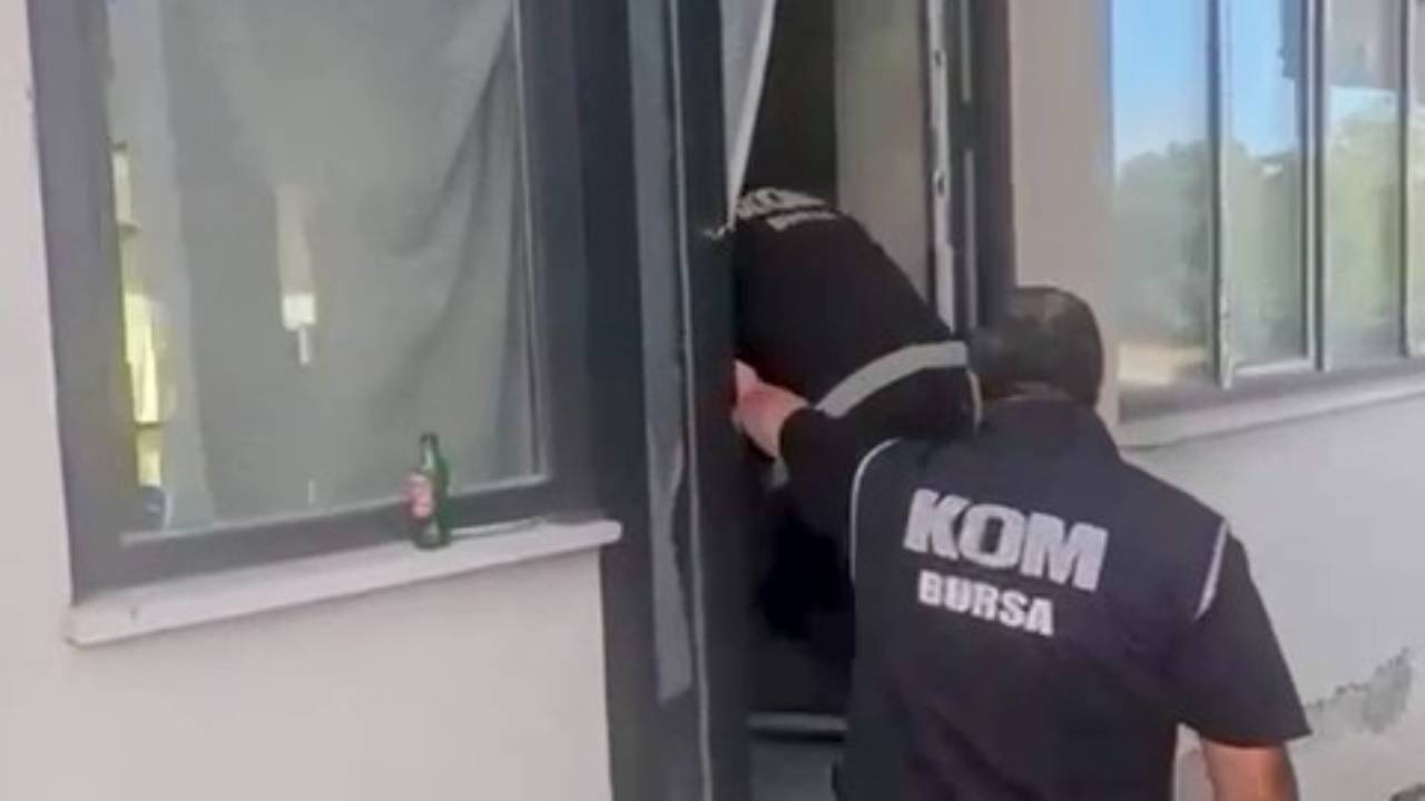 Bursa'da 5,3 Milyon Bandrolsüz Makaron Ele Geçirildi: 2 Gözaltı