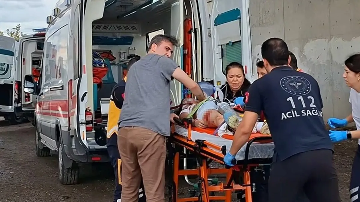 Bursa’da beton duvara çarpan otomobilde 3 kişi öldü, 2 kişi ağır yaralandı