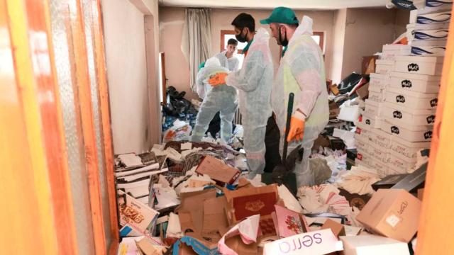 Bursa'da istifçilik dehşeti: Evden 20 ton çöp çıkarıldı