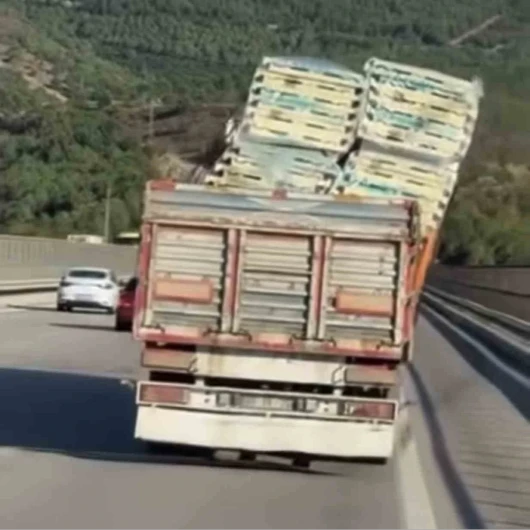 Bursa'da Tır Dorselerinde Güvensiz Yük Taşımacılığı Tehlikesi
