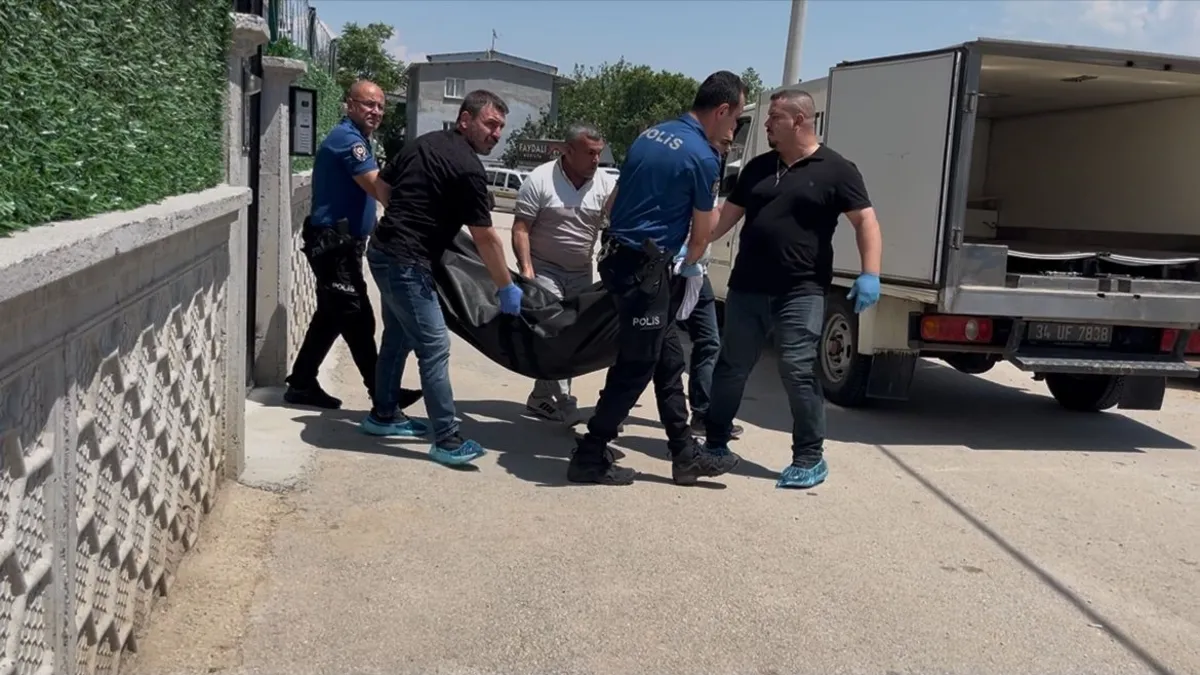 Bursa'da vahşet: Eşini çocuğunun önünde 20 kez bıçakladı