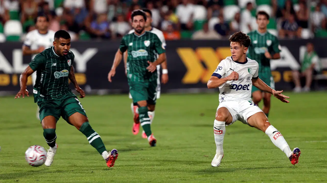Bursaspor, Bodrum FK'yı 2-0 Geçerek Lige Moralli Başladı