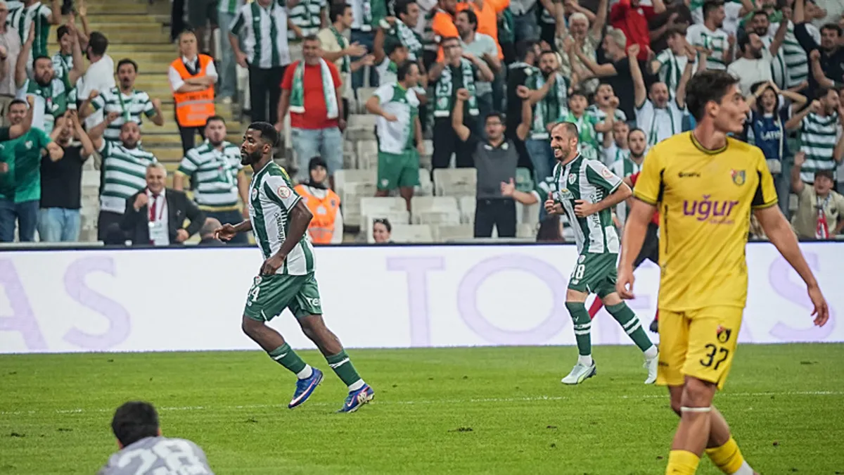 Bursaspor İstanbulspor'u 4-0 Yıktı: Trendyol 1. Lig'de Farklı Galibiyet