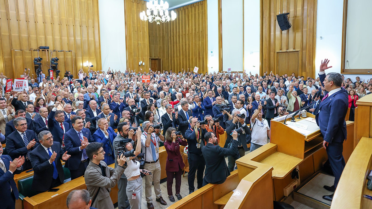 Butlancılardan Kurtulun, Partimize Gelin: Özgür Özel'den Dikkat Çeken Çağrı