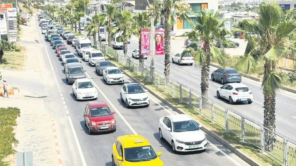 Büyük Göç: Bodrum'a Akın, İstanbul Yolları Boş Kaldı