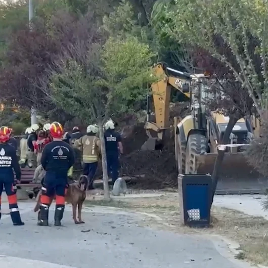 Büyükçekmece'de Toprak Kayması: Arama Çalışmaları Sürüyor