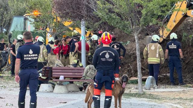 Büyükçekmece'de Toprak Kayması: Arama Kurtarma Çalışmaları Başlatıldı