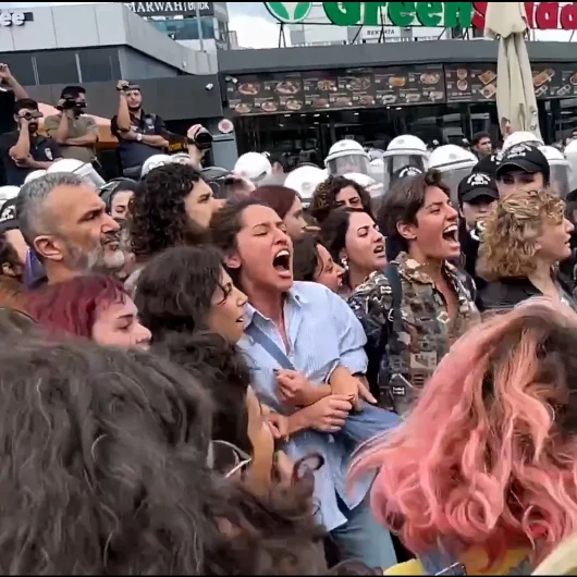Çağlayan Adliyesi Önünde LGBT Grubu Eylem Yaptı