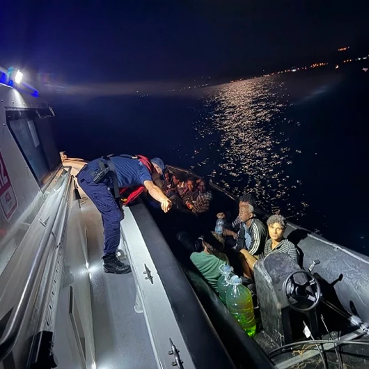 Çanakkale'de 14 Düzensiz Göçmen Sahil Güvenlik Tarafından Yakalandı