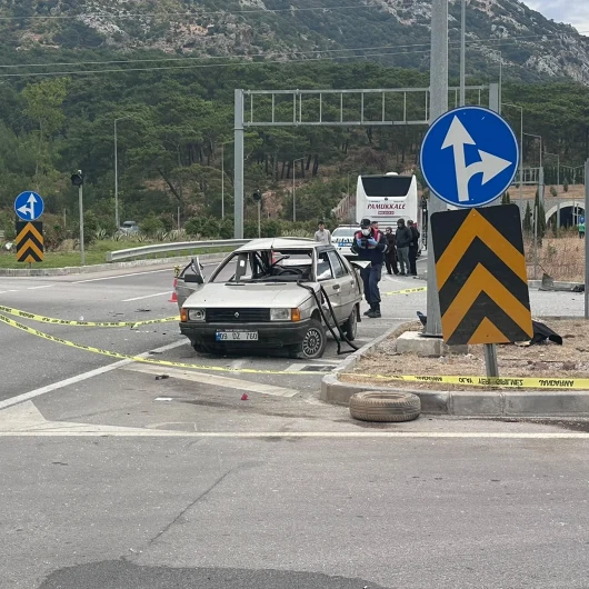 Çanakkale Ayvacık'ta Otobüs Otomobil Çarpıştı: 2 Ölü