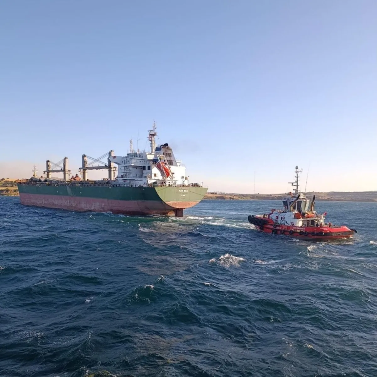 Çanakkale Boğazı'nda Dev Yük Gemisi Karaya Oturdu