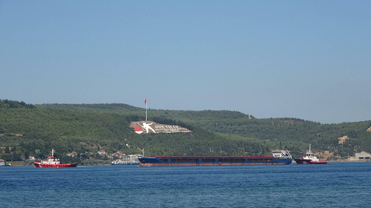 Çanakkale Boğazı'nda Gemi Arızası: Kargo Gemisi Yedekleme Kurtarıldı