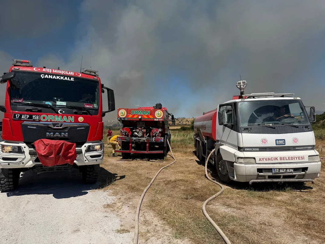 Çanakkale'de Bozuk Ormanda Yangın: Ekipler Müdahale Ediyor