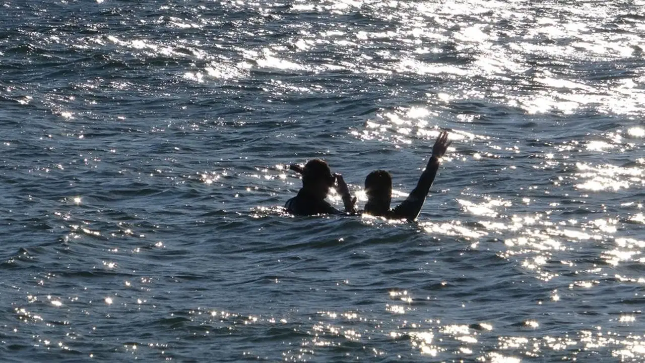 Çanakkale'de denizde kaybolan 14 yaşındaki kız çocuğu için arama sürüyor