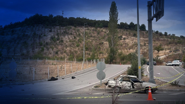 Çanakkale'de Otobüs ile Otomobil Çarpıştı: 2 Ölü