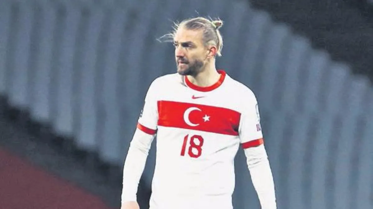 Caner Erkin, 20 yıllık futbol kariyerini noktaladı