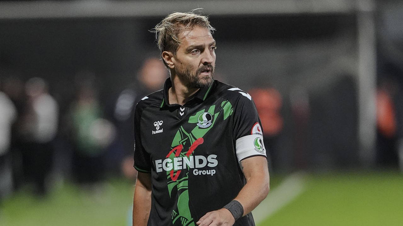 Caner Erkin futbolu bıraktığını açıkladı