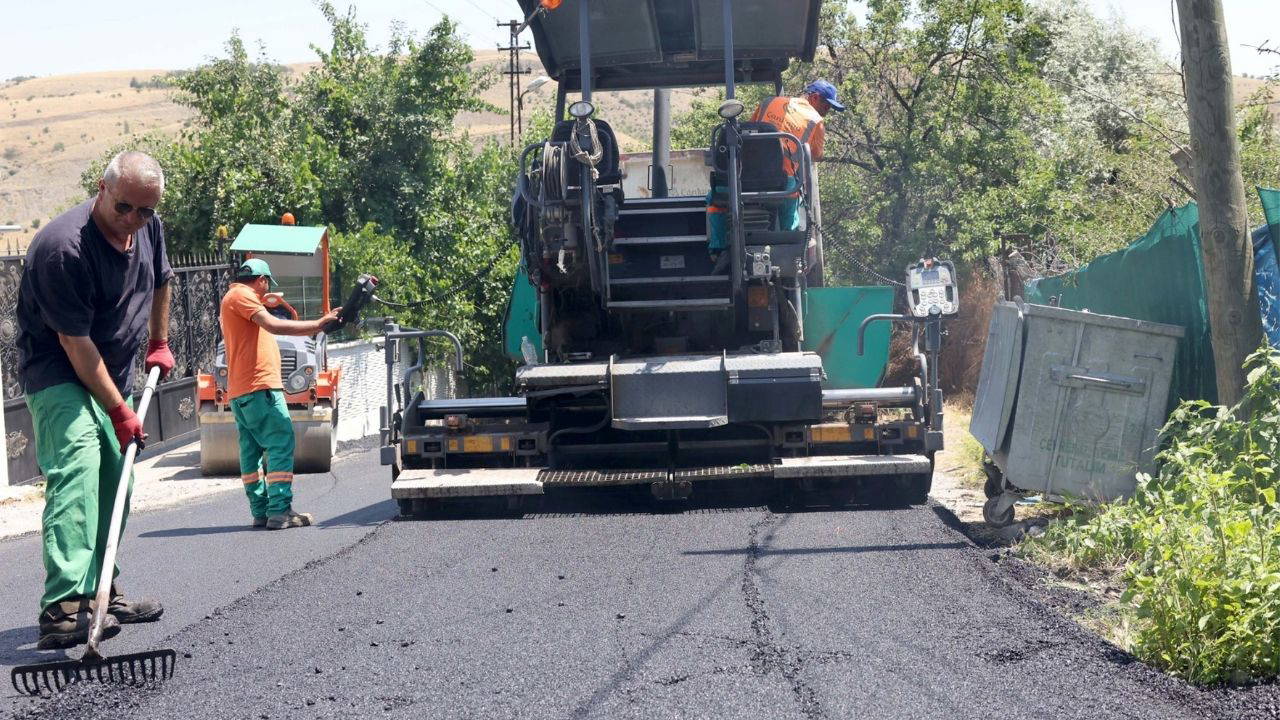 Çankaya'da Asfalt Seferberliği: Ulaşım Güvenliği Artıyor