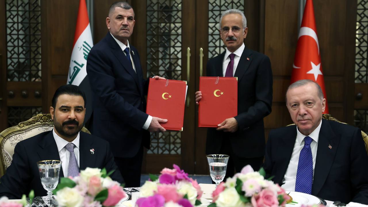 Canlı Yayında İmza Krizi: Erdoğan İmzaladı, Iraklı Bakan Gerildi