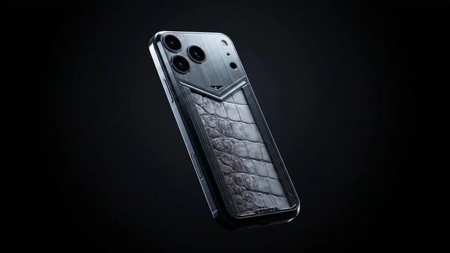 Caviar, İçinde Gerçek Dinozor Fosili Olan iPhone 17 Pro Max'i Tanıttı: Fiyatı 200.000 TL'yi Aştı