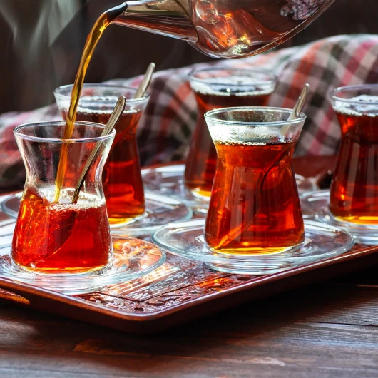 Çayı Yeniden Isıtmak Tehlikeli mi? Uzmanlar Yanıtlıyor