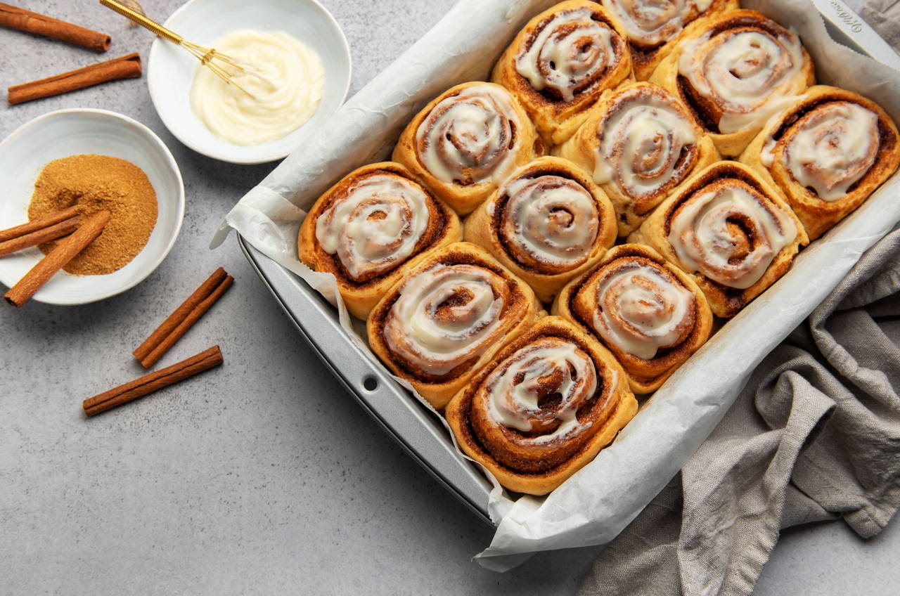 Çayın ve Kahvenin Yanına Çok Yakışıyor: Evde Kolay Cinnamon Roll Tarifi